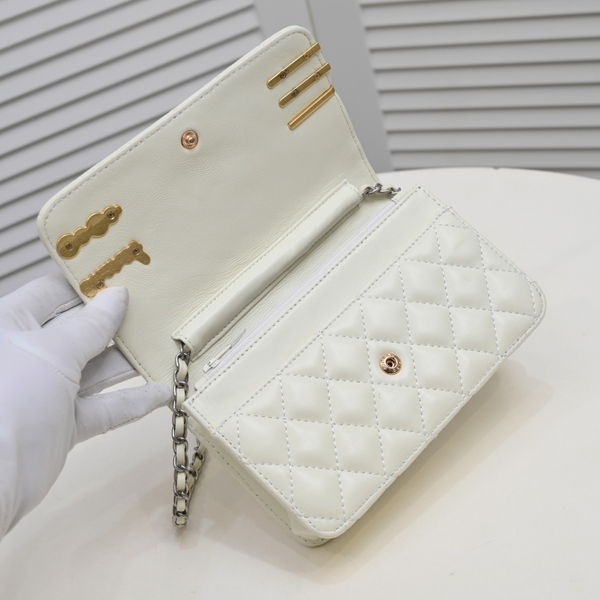 シャネルバッグ着用イメージ